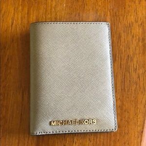 Michael kors passport holder
